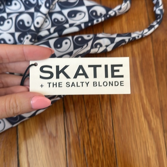 Skatie x Salty Blonde Zoe one piece in Barbados- XS - Picture 5 of 6